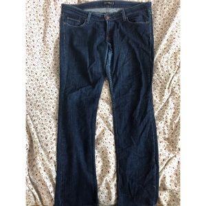 LEVIS jeans last photos show wear and tear